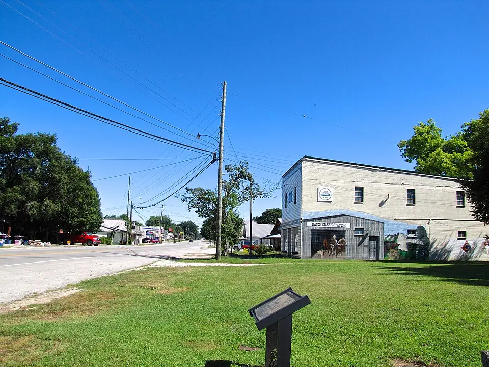Actual view along U.S. 31W in Bonnieville, Kentucky